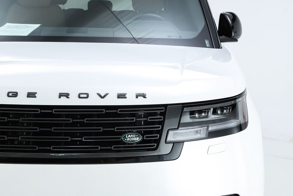 2025 Land Rover Range Rover SE