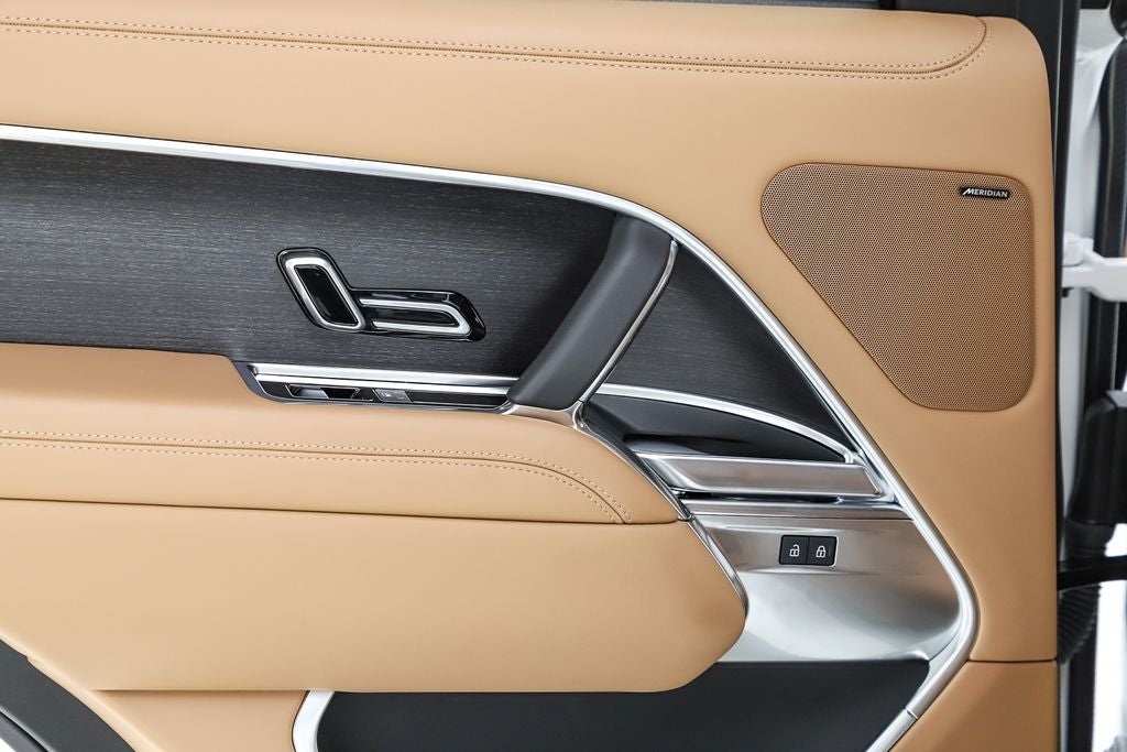 2025 Land Rover Range Rover SE