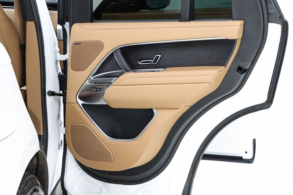 2025 Land Rover Range Rover SE