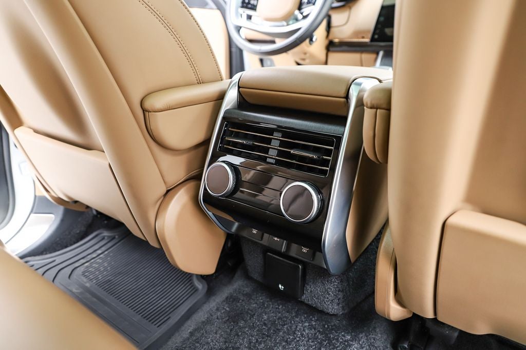 2025 Land Rover Range Rover SE