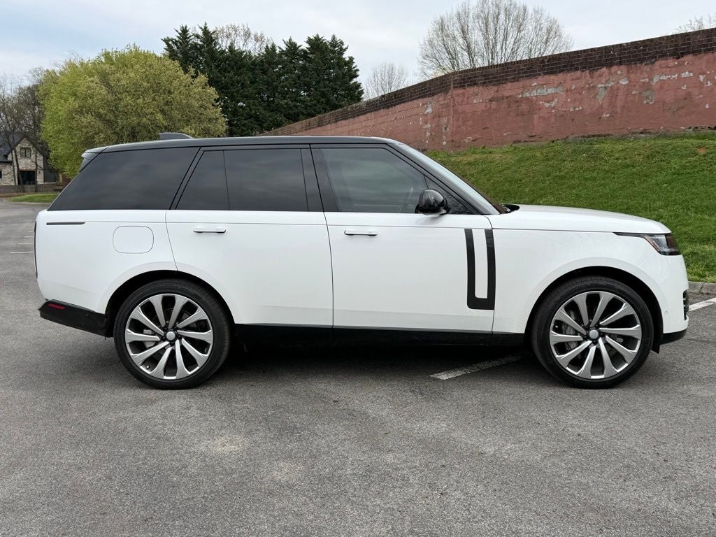 2025 Land Rover Range Rover SE