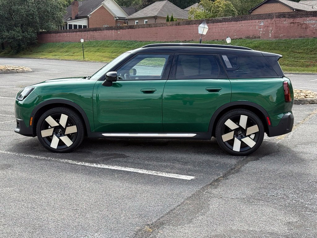 2025 MINI Cooper S Countryman Iconic