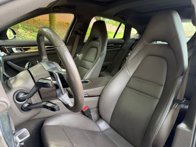 2020 Porsche Panamera 4