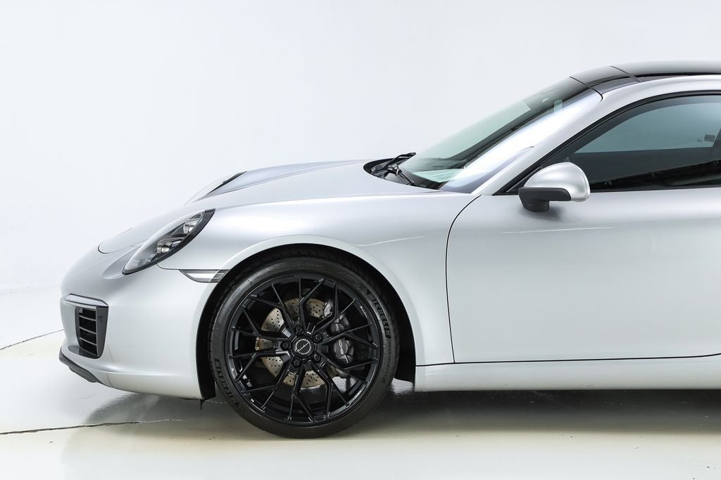 2019 Porsche 911 Carrera