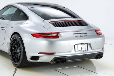 2019 Porsche 911 Carrera