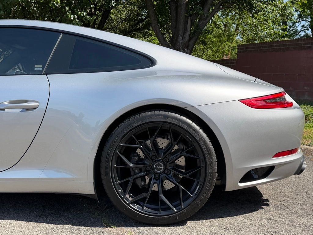 2019 Porsche 911 Carrera