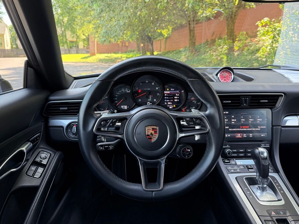 2019 Porsche 911 Carrera