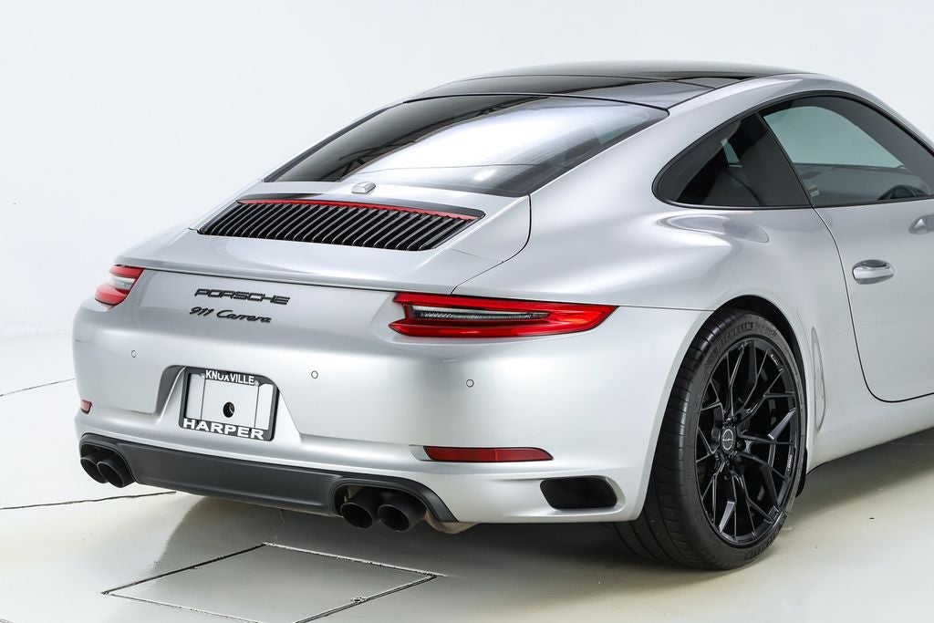 2019 Porsche 911 Carrera