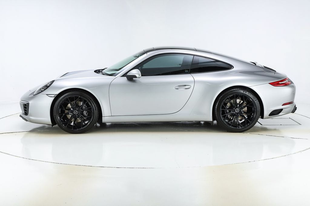 2019 Porsche 911 Carrera