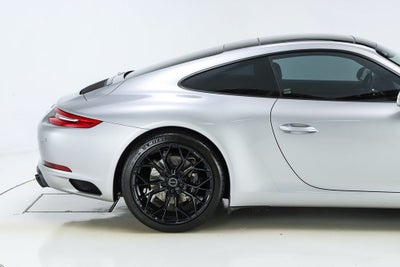 2019 Porsche 911 Carrera