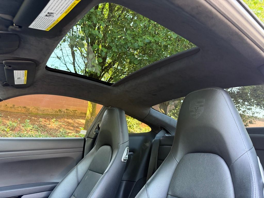 2019 Porsche 911 Carrera