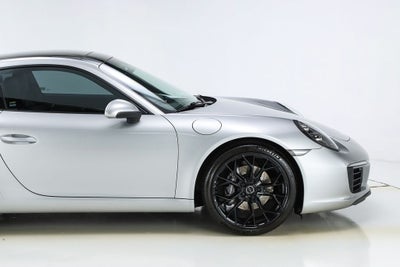 2019 Porsche 911 Carrera