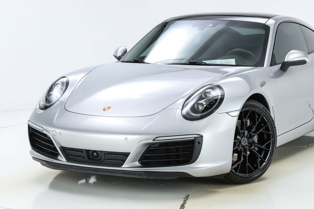 2019 Porsche 911 Carrera