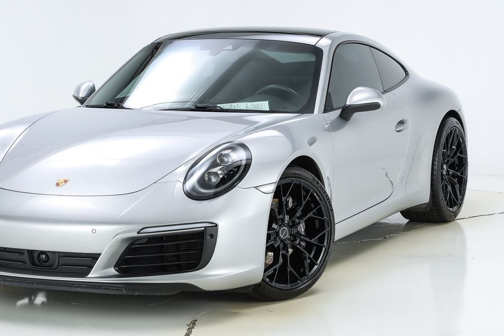 2019 Porsche 911 Carrera