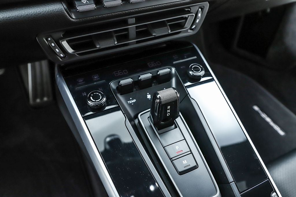2021 Porsche 911 Carrera