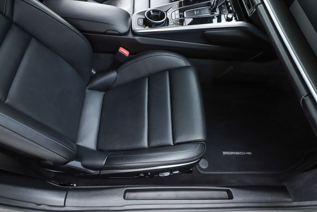 2021 Porsche 911 Carrera