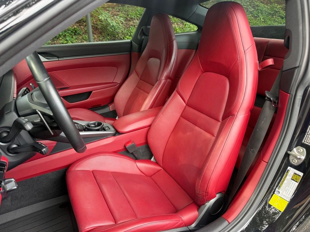 2020 Porsche 911 Carrera