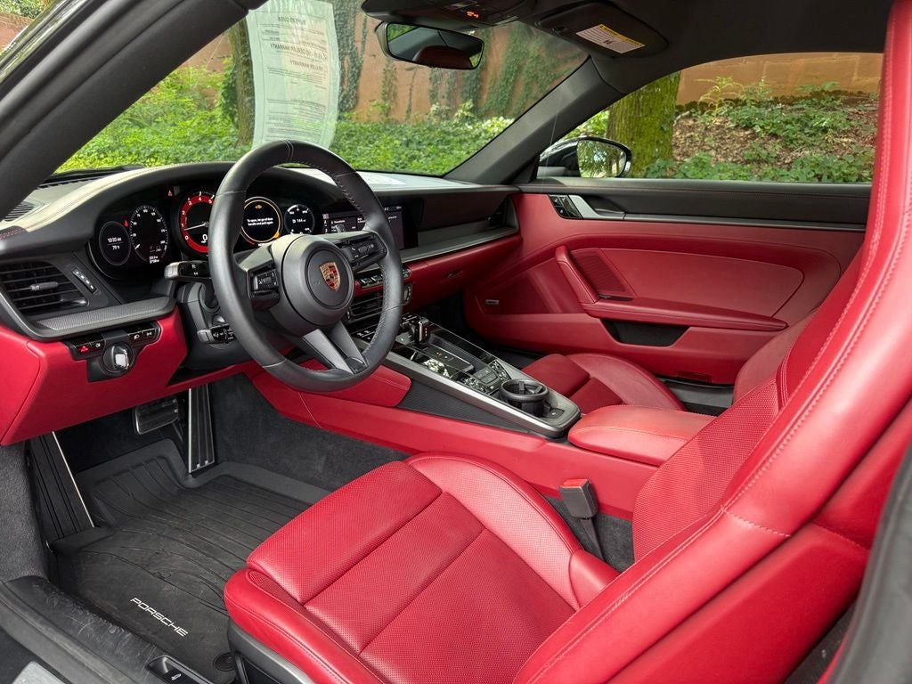2020 Porsche 911 Carrera