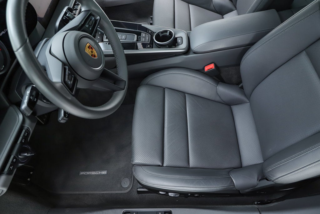 2021 Porsche 911 Carrera