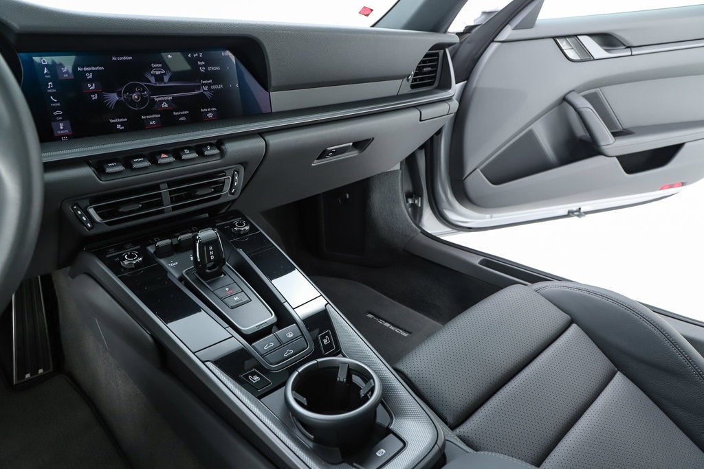 2021 Porsche 911 Carrera