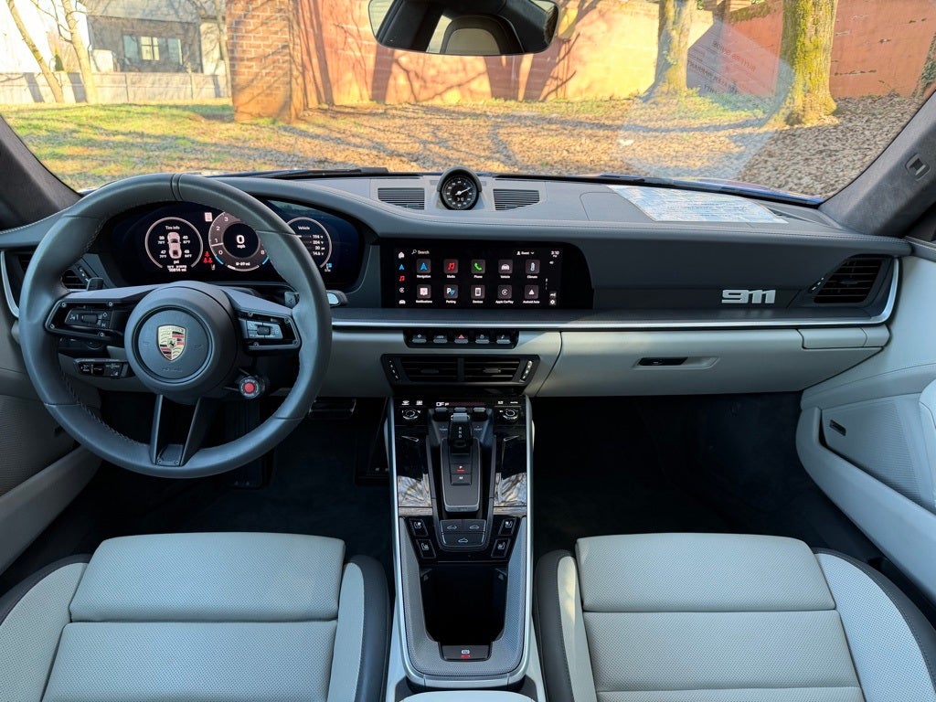 2025 Porsche 911 Carrera