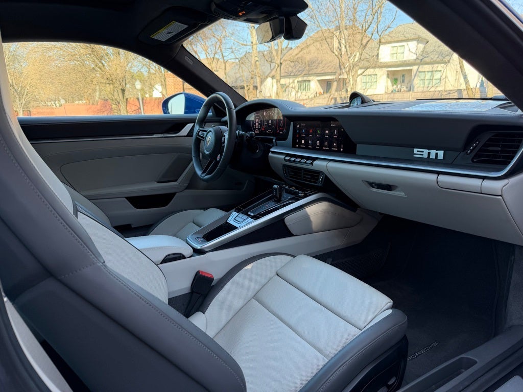 2025 Porsche 911 Carrera