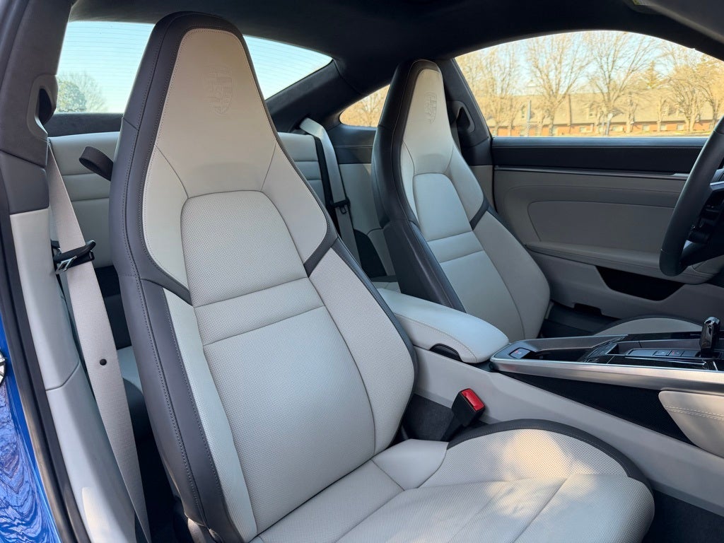 2025 Porsche 911 Carrera