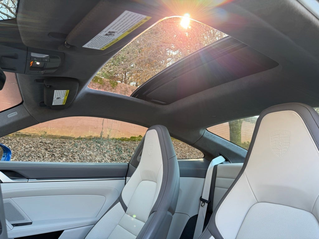 2025 Porsche 911 Carrera