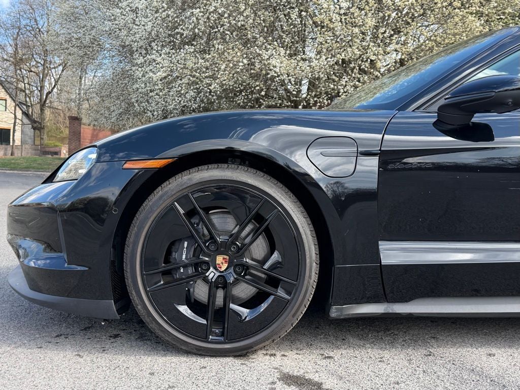 2025 Porsche Taycan Base