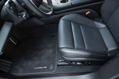 2025 Porsche Taycan Base