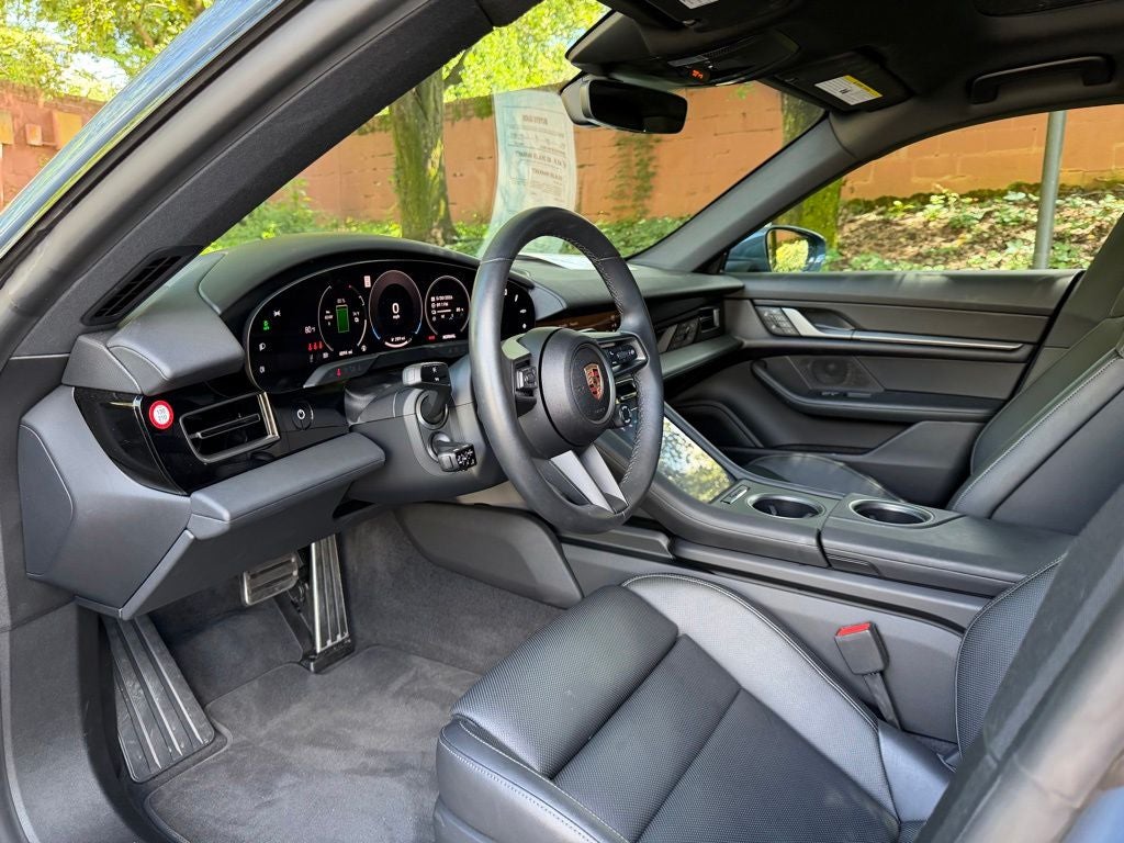 2025 Porsche Taycan 4