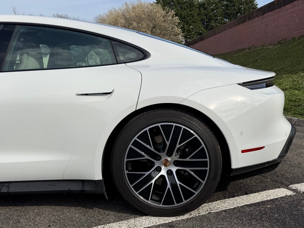 2025 Porsche Taycan 4