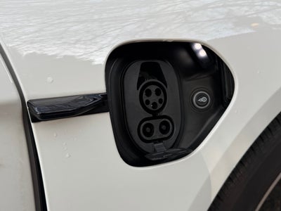 2025 Porsche Taycan 4