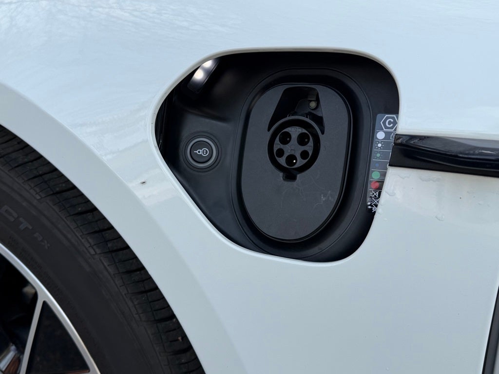 2025 Porsche Taycan 4