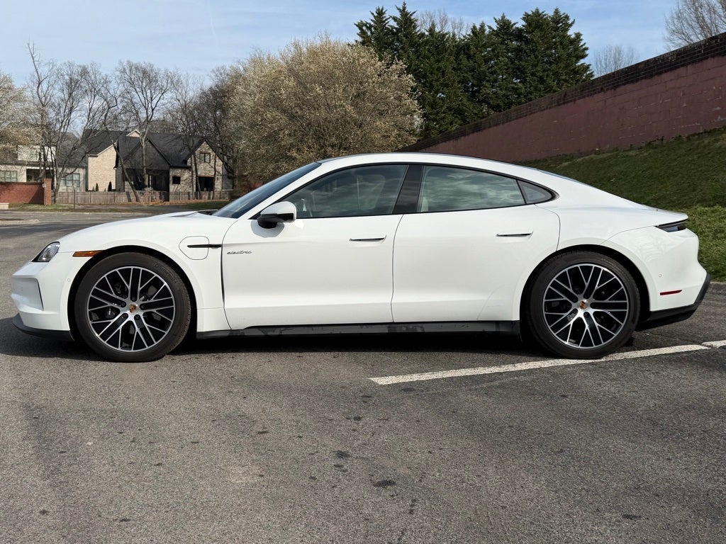 2025 Porsche Taycan 4