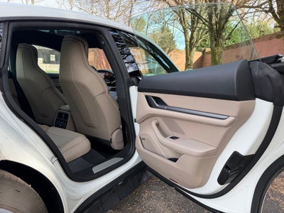 2025 Porsche Taycan 4