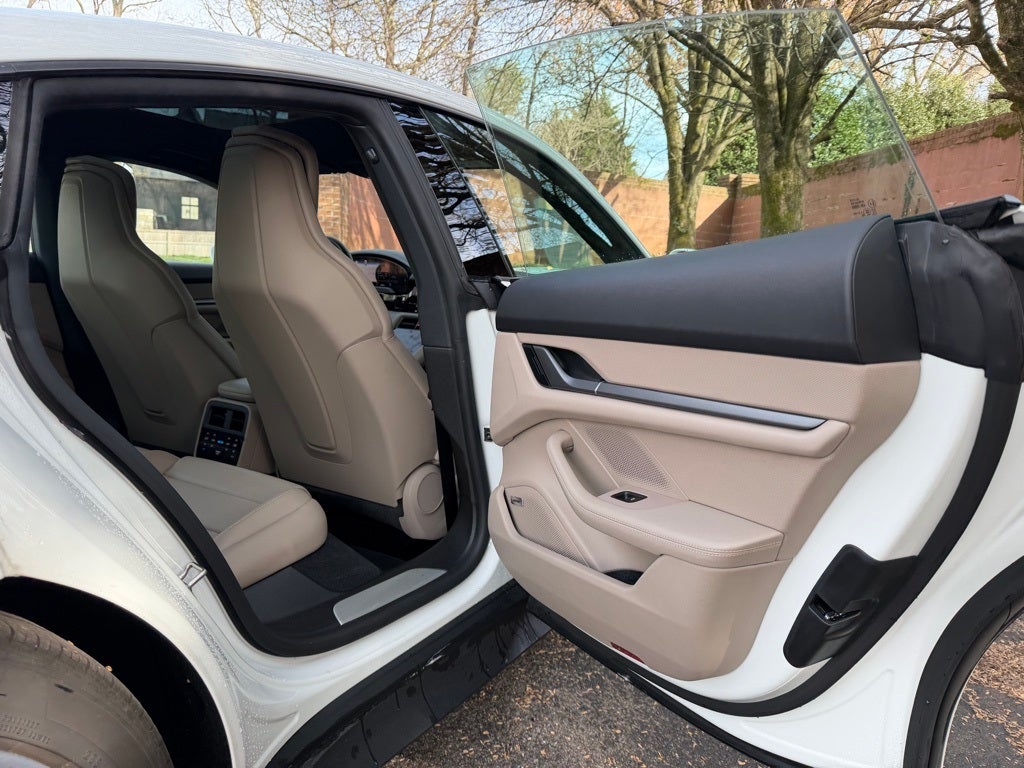 2025 Porsche Taycan 4