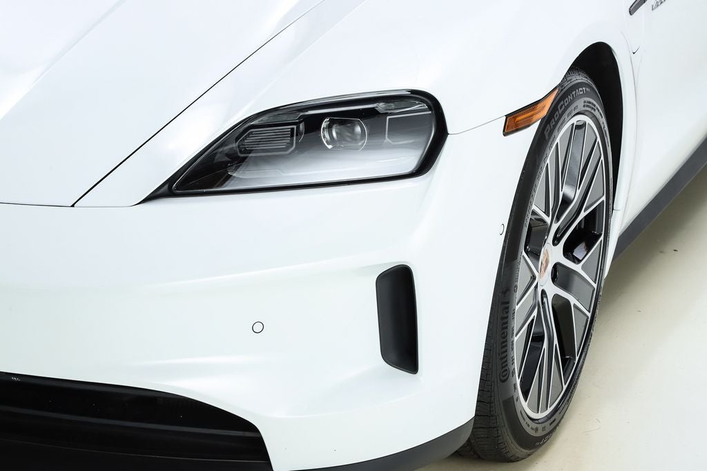 2025 Porsche Taycan 4