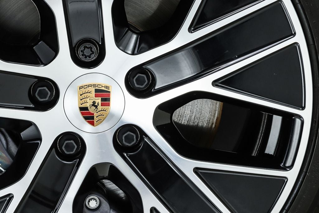 2025 Porsche Taycan 4