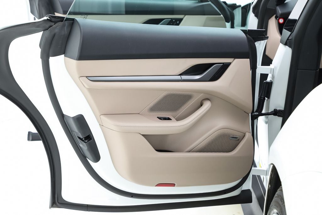 2025 Porsche Taycan 4