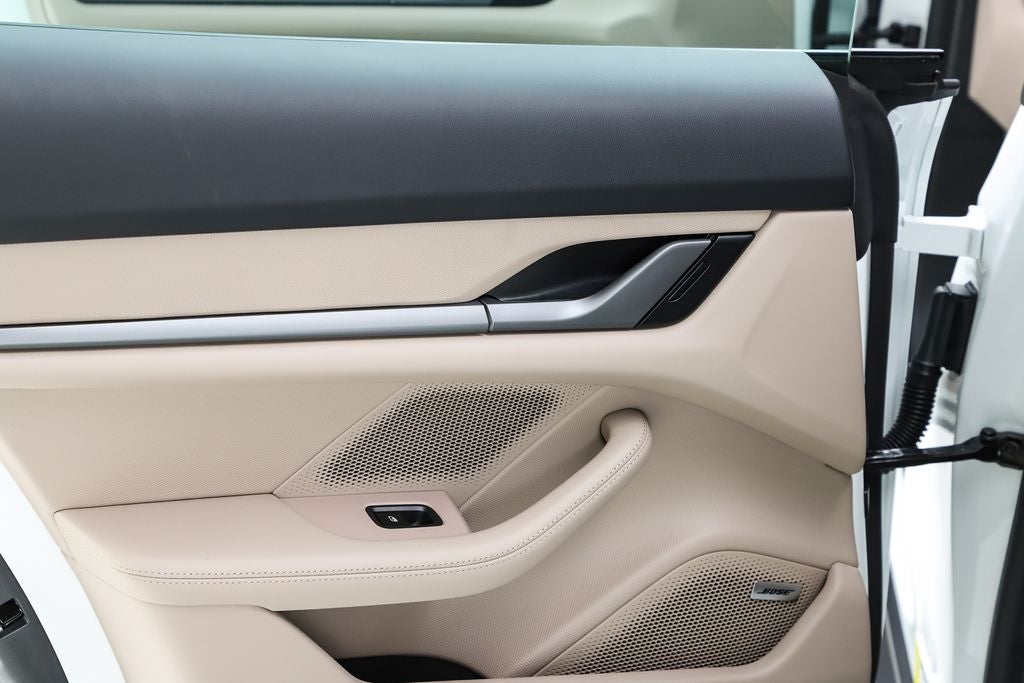 2025 Porsche Taycan 4