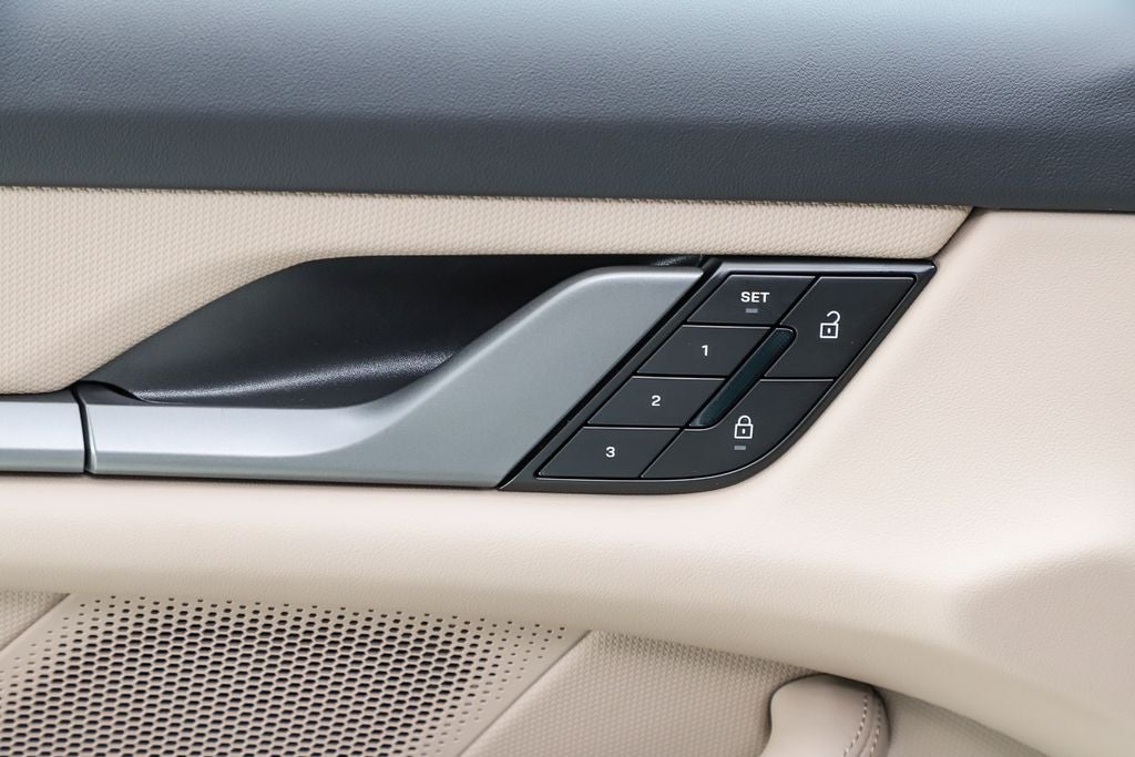 2025 Porsche Taycan 4