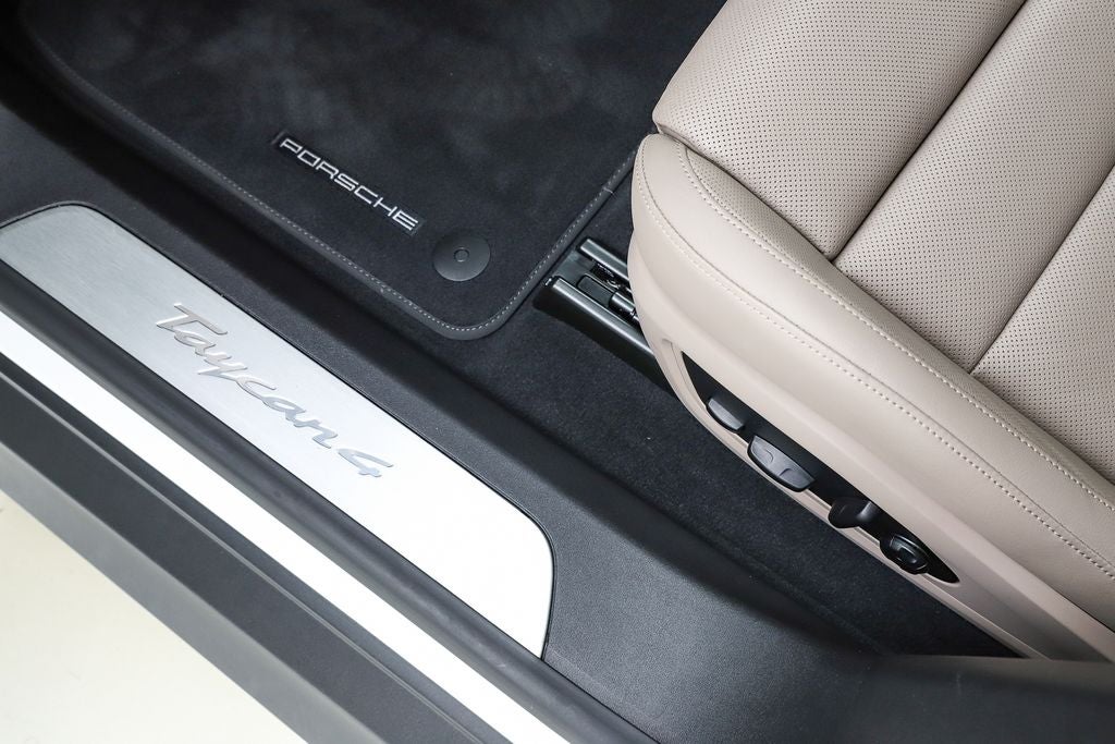 2025 Porsche Taycan 4