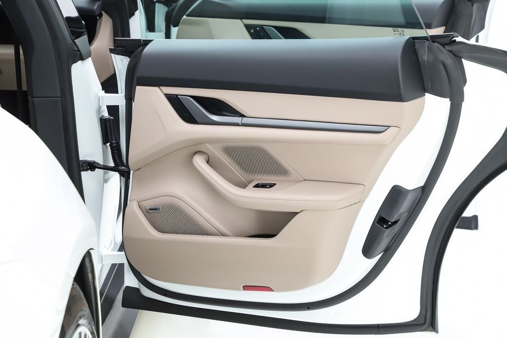 2025 Porsche Taycan 4