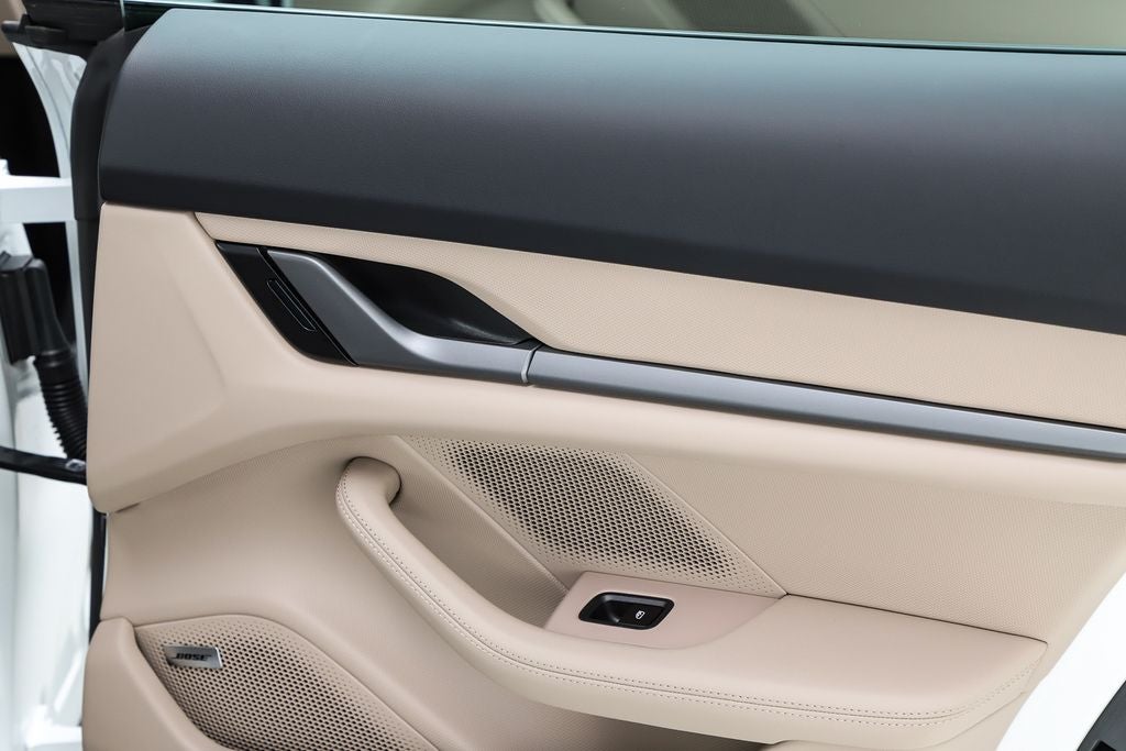 2025 Porsche Taycan 4