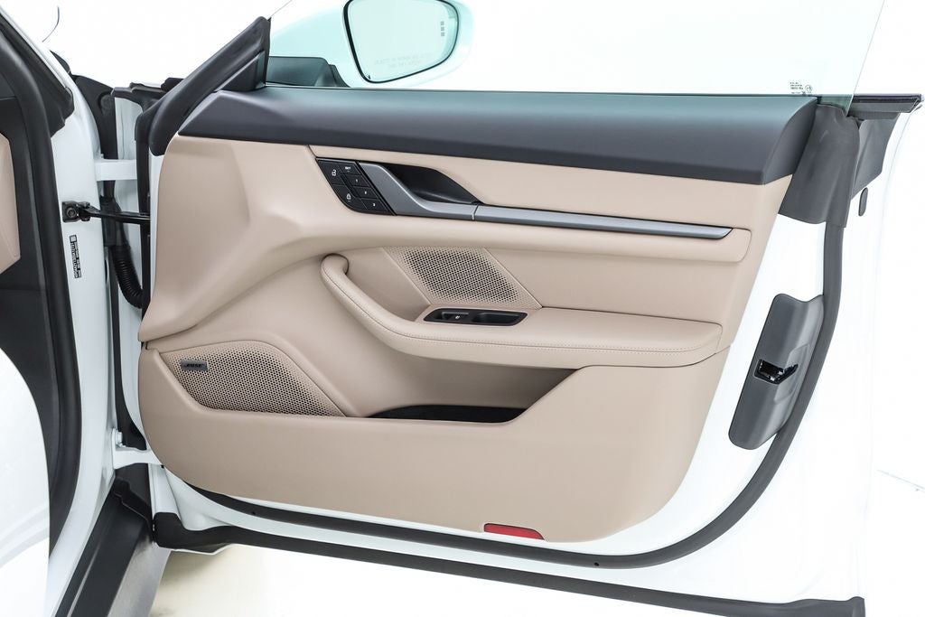 2025 Porsche Taycan 4