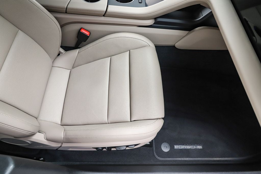 2025 Porsche Taycan 4