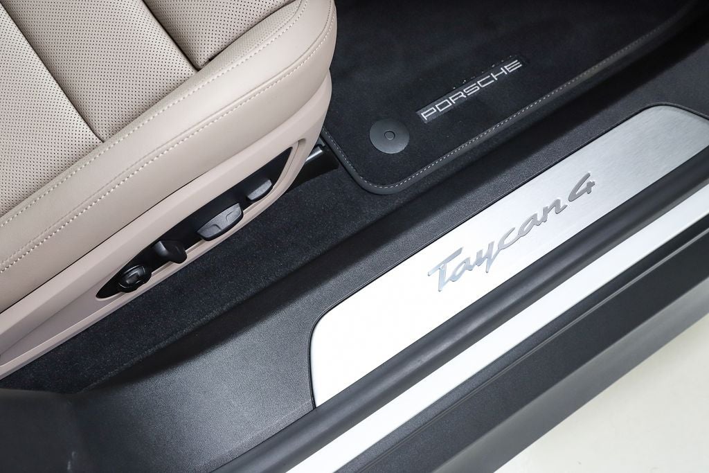 2025 Porsche Taycan 4