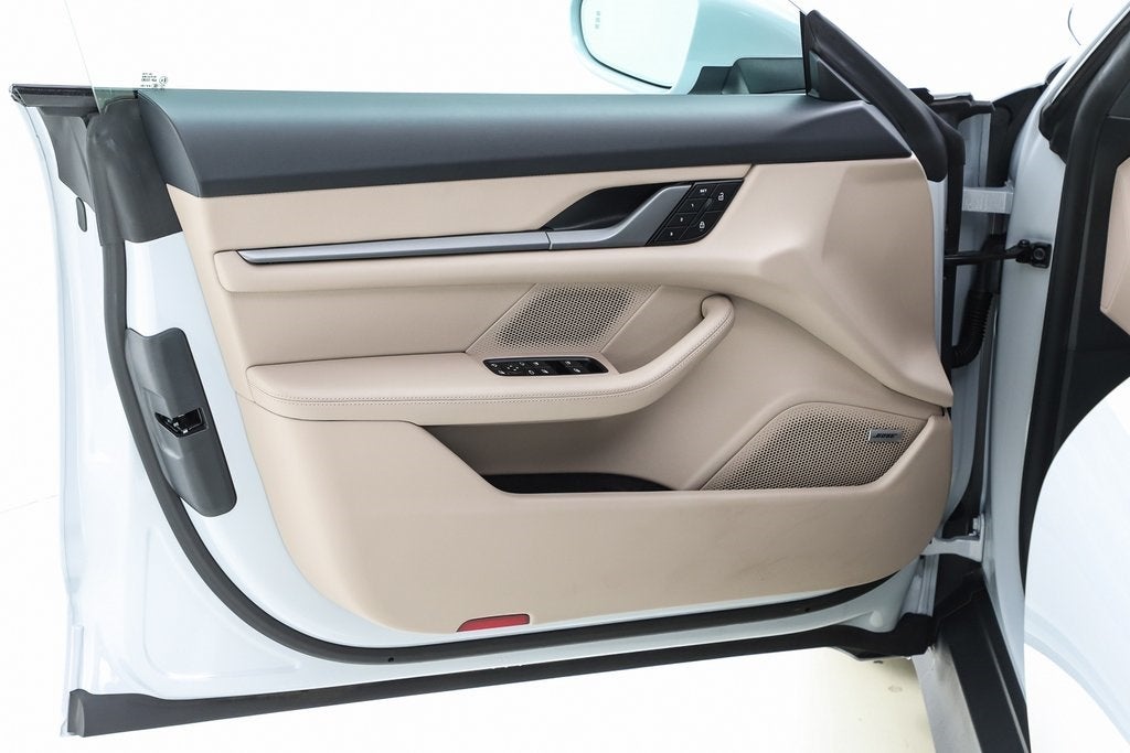 2025 Porsche Taycan Base