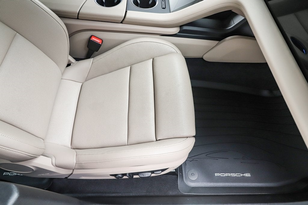 2025 Porsche Taycan Base